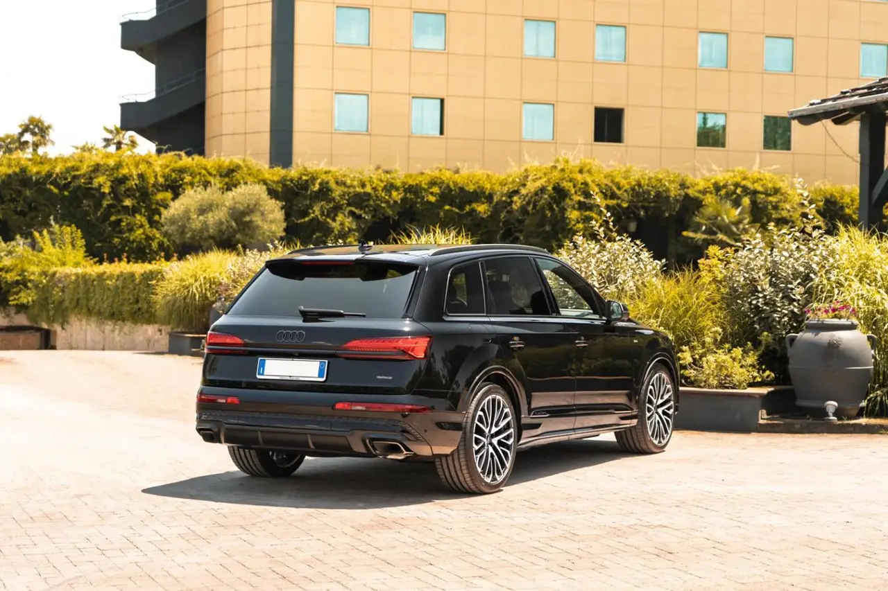 Audi Q7 50 TDI S-Line Edition 2025, Armaturenbrett — Munich Luxury Cars, München. Der Audi Q7 50 TDI S-Line Edition (Modelljahr 2025) verbindet die Aufbauhöhe und den…