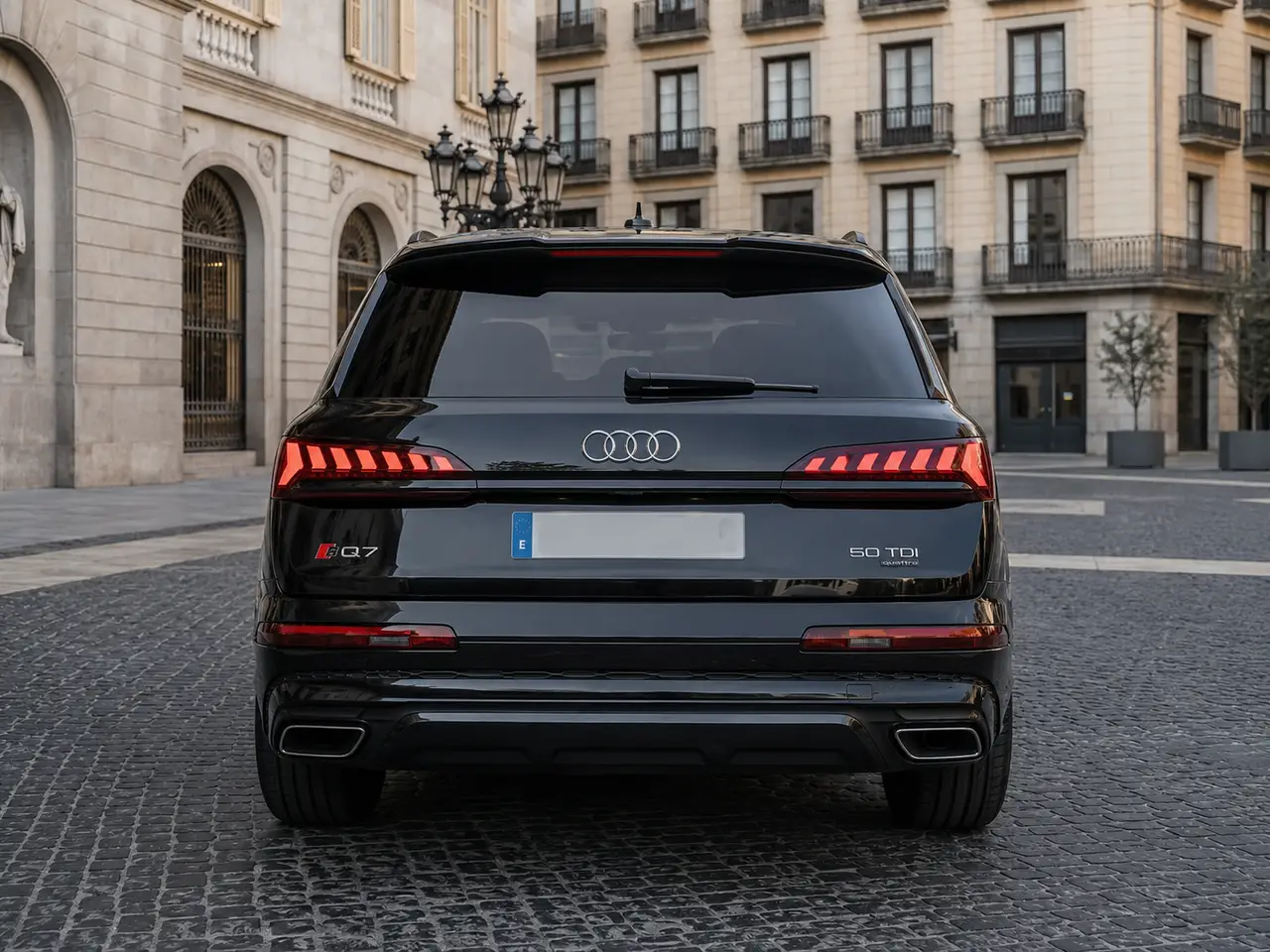Audi Q7 50 TDI S-Line Edition 2025, Heckansicht — Munich Luxury Cars, München. Der Audi Q7 50 TDI S-Line Edition (Modelljahr 2025) verbindet die Aufbauhöhe und den…