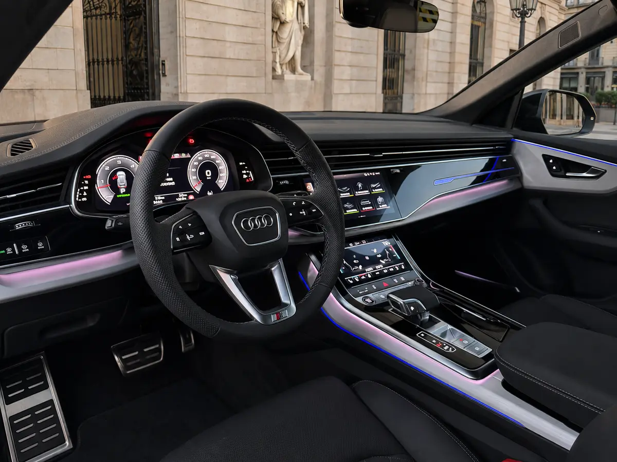 Audi Q8 2025, Frontansicht — Munich Luxury Cars, München. Der Audi Q8 verkörpert die ruhige, souveräne Seite des SUV-Segments: 340 PS, fünf…
