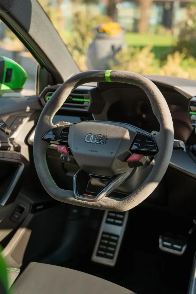 Audi RS3 Restyling 2025, Innenraum — Munich Luxury Cars, München. Der Audi RS3 Restyling verbindet die Kompaktheit eines Alltagsautos mit der Leistung…