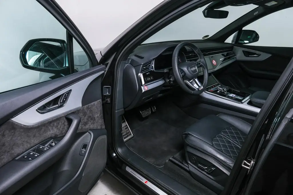 Audi SQ7 2025, Außenansicht — Munich Luxury Cars, München. Der Audi SQ7 verbindet die Statur eines großen SUV mit der Leistung eines Sportwagens:…