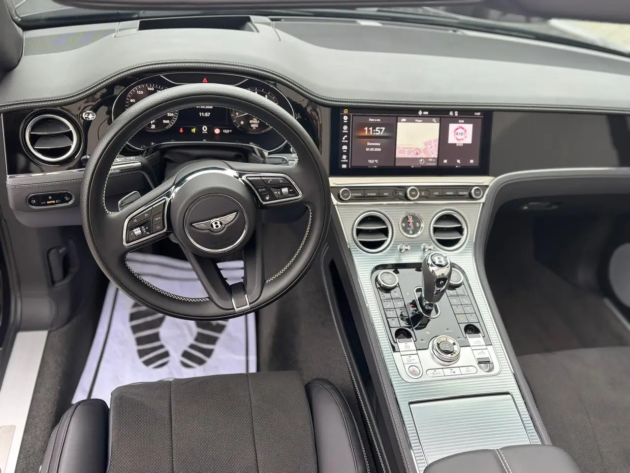Bentley Continental GTC S V8 2025, Außenansicht — Munich Luxury Cars, München. Der Bentley Continental GTC S V8 ist kein Auto für kurze Sprints, sondern für lange,…