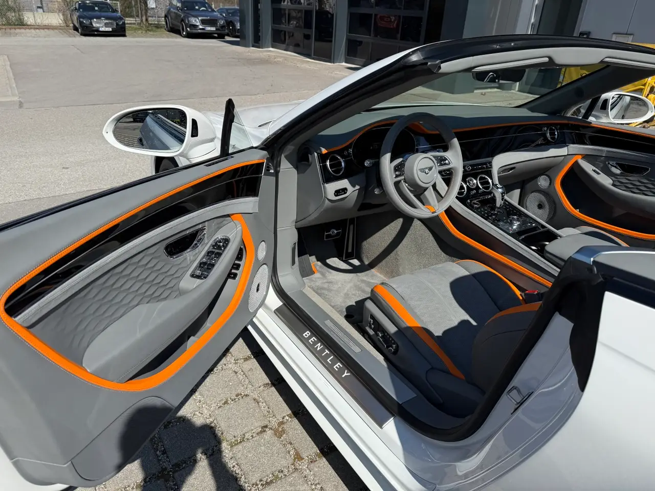 Bentley Continental GTC Speed 2025, Frontansicht — Munich Luxury Cars, München. Der Bentley Continental GTC Speed 2025 ist ein offener Viersitzer für alle, die große…