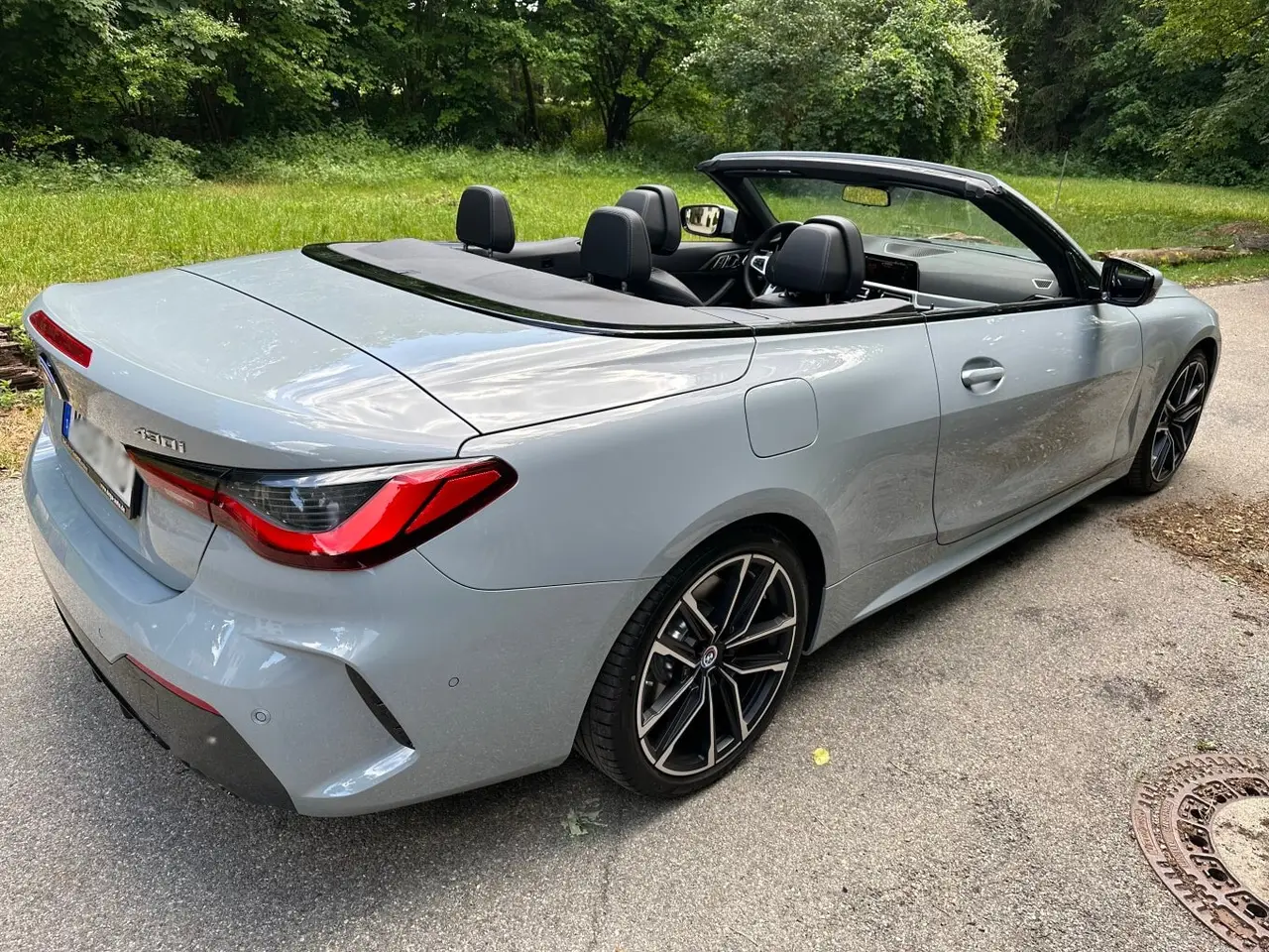 BMW 430i Cabrio 2023, Außenansicht — Munich Luxury Cars, München. Der BMW 430i Cabrio verbindet mit 245 PS eine spürbar agile, aber nie überzogene…