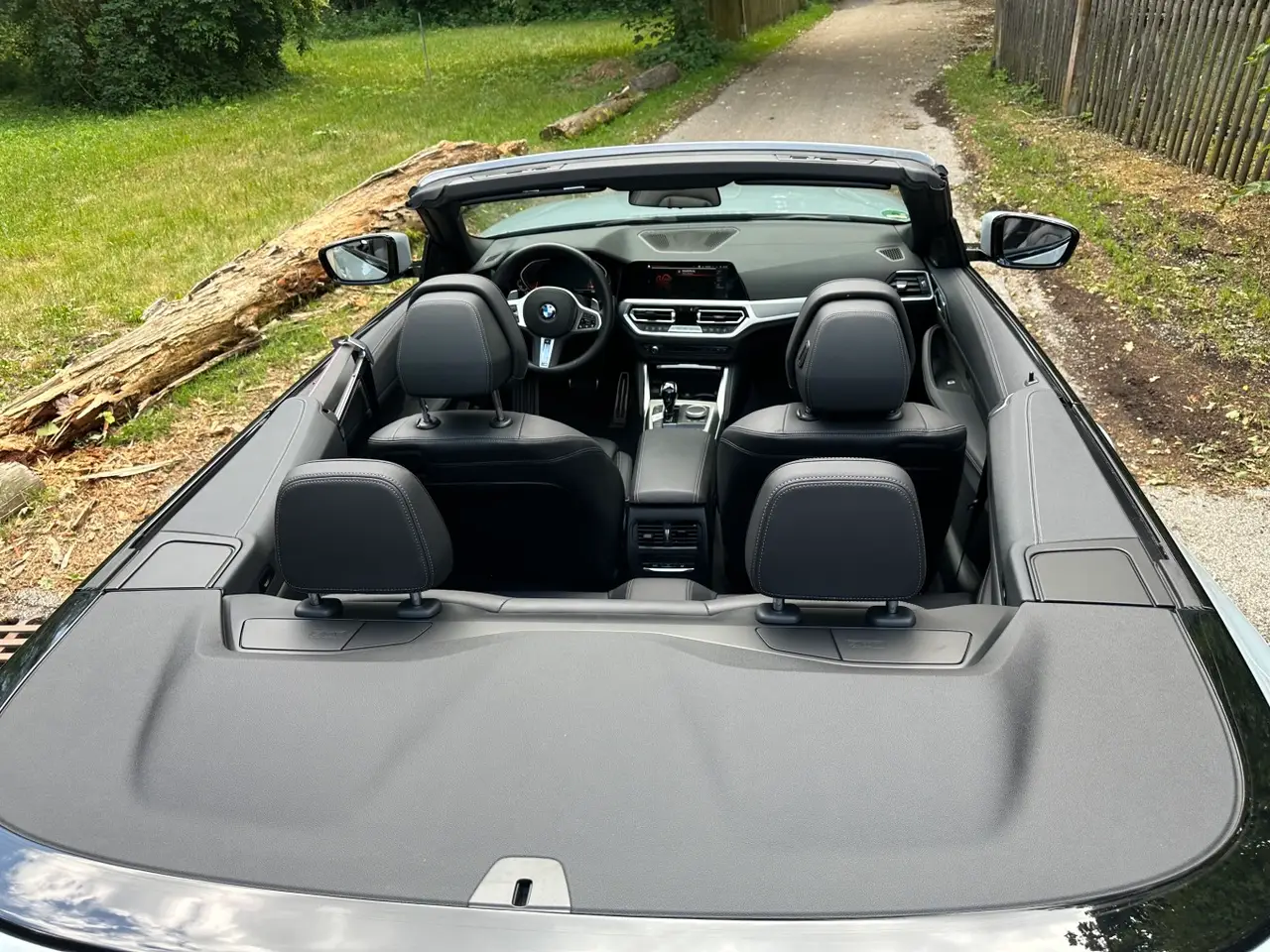BMW 430i Cabrio 2023, Heckansicht — Munich Luxury Cars, München. Der BMW 430i Cabrio verbindet mit 245 PS eine spürbar agile, aber nie überzogene…