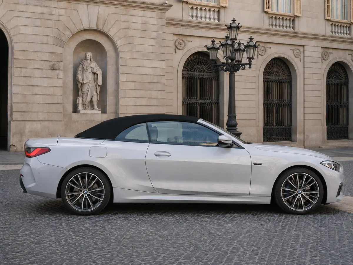 BMW 430i Cabrio 2023, Innenraum — Munich Luxury Cars, München. Der BMW 430i Cabrio verbindet mit 245 PS eine spürbar agile, aber nie überzogene…