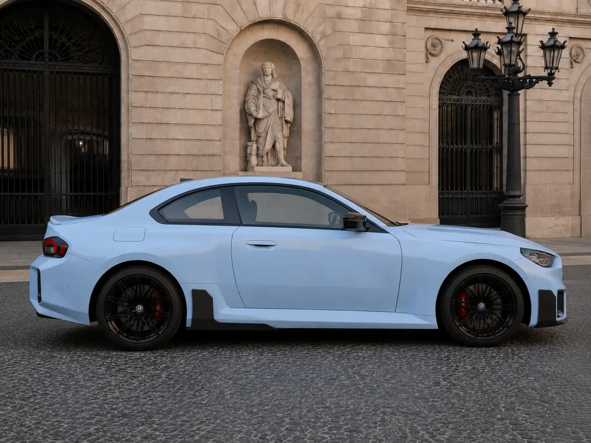 BMW M2 2024, Heckansicht — Munich Luxury Cars, München. Der BMW M2 2024 ist ein kompakter Sportwagen mit 460 PS, der Fahrspaß und…
