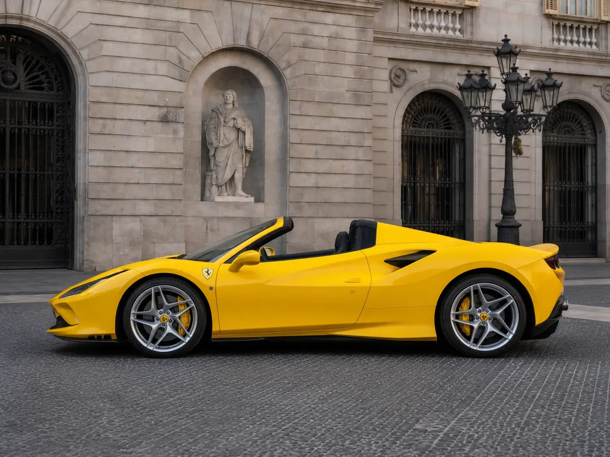 Ferrari F8 SPIDER 2023, Außenansicht — Munich Luxury Cars, München. Der Ferrari F8 Spider verkörpert das, was viele mit einem offenen Ferrari verbinden:…