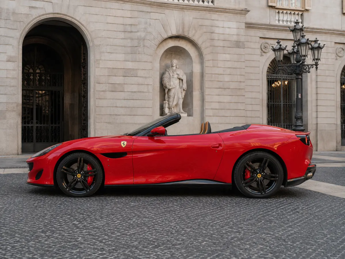 Ferrari Portofino M 2023, Außenansicht — Munich Luxury Cars, München. Der Ferrari Portofino M verbindet die Leistungsfähigkeit eines echten Sportwagens mit dem…