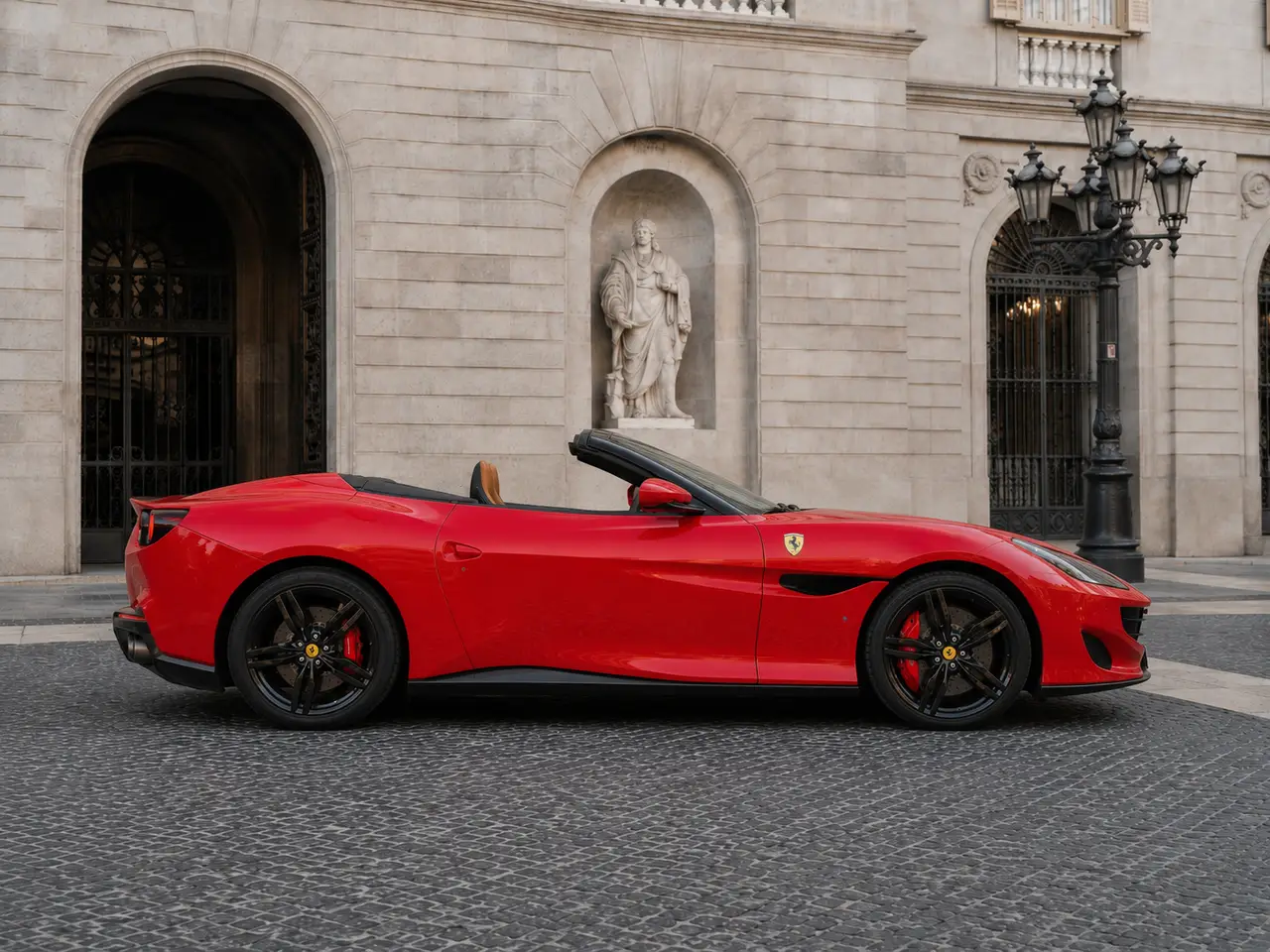 Ferrari Portofino M 2023, Frontansicht — Munich Luxury Cars, München. Der Ferrari Portofino M verbindet die Leistungsfähigkeit eines echten Sportwagens mit dem…