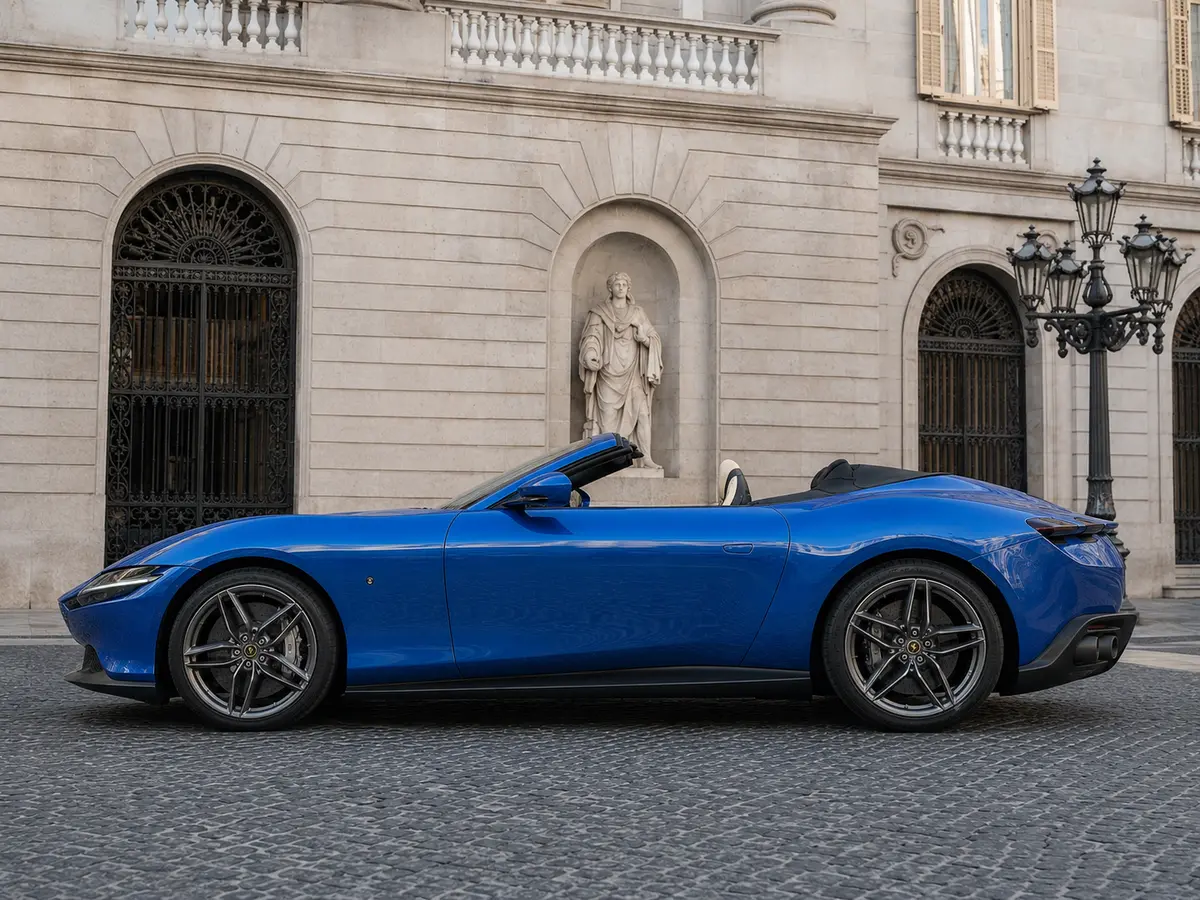Ferrari Roma 2025, Außenansicht — Munich Luxury Cars, München. Der Ferrari Roma verbindet 620 PS mit einer Karosserieform, die eher an einen Gran…