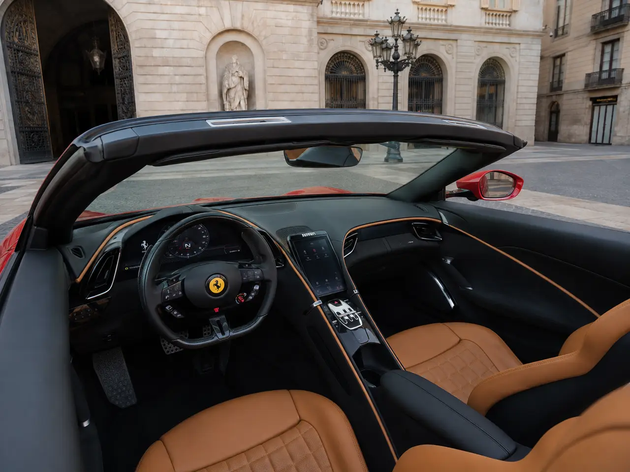 Ferrari Roma Spider 2024, салон — Munich Luxury Cars, Мюнхен. Ferrari Roma Spider 2024 года — кабриолет на двух посадочных местах, созданный скорее для…