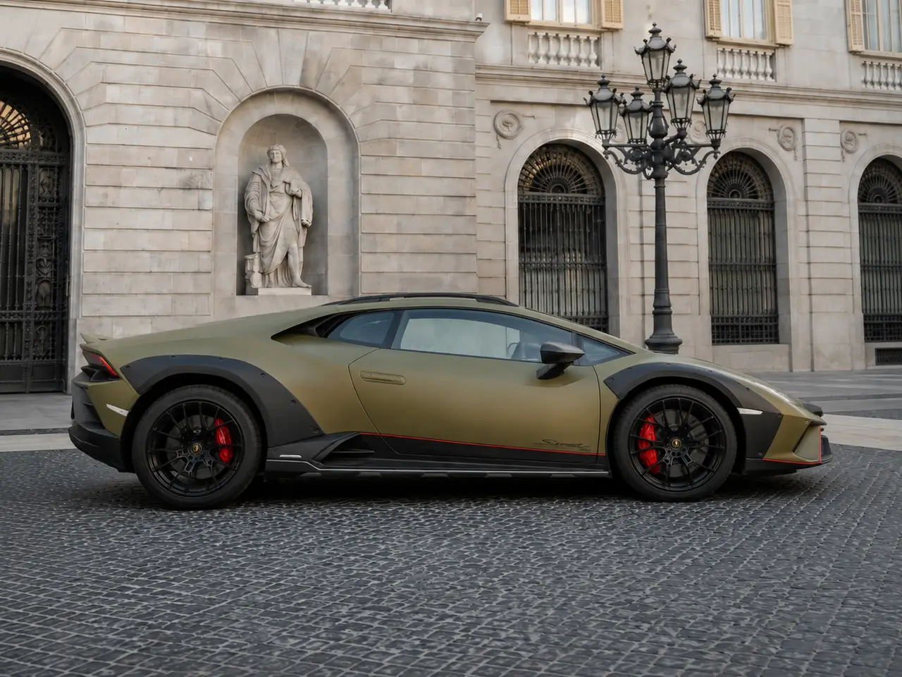 Lamborghini Huracan Sterrato 2024, Frontansicht — Munich Luxury Cars, München. Der Lamborghini Huracán Sterrato nimmt innerhalb der Huracán-Reihe eine Sonderstellung…