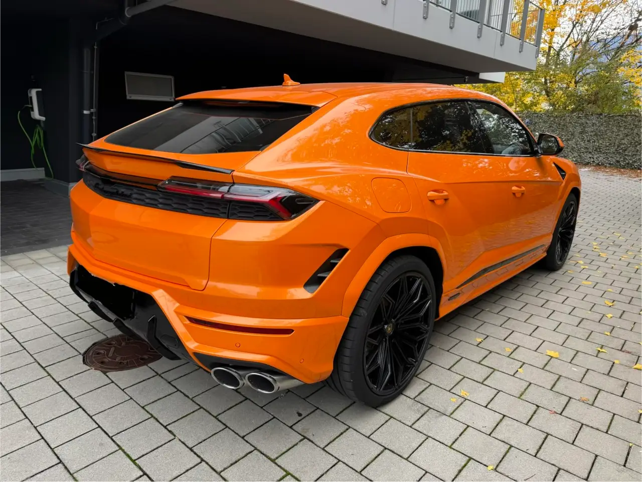 Lamborghini URUS SE 2025, Außenansicht — Munich Luxury Cars, München. Der Lamborghini Urus SE verbindet die Fahrdynamik eines Sportwagens mit der…