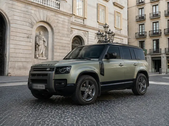 Land Rover Defender X-Dynamic 7 seater 2024 — Munich Luxury Cars, München