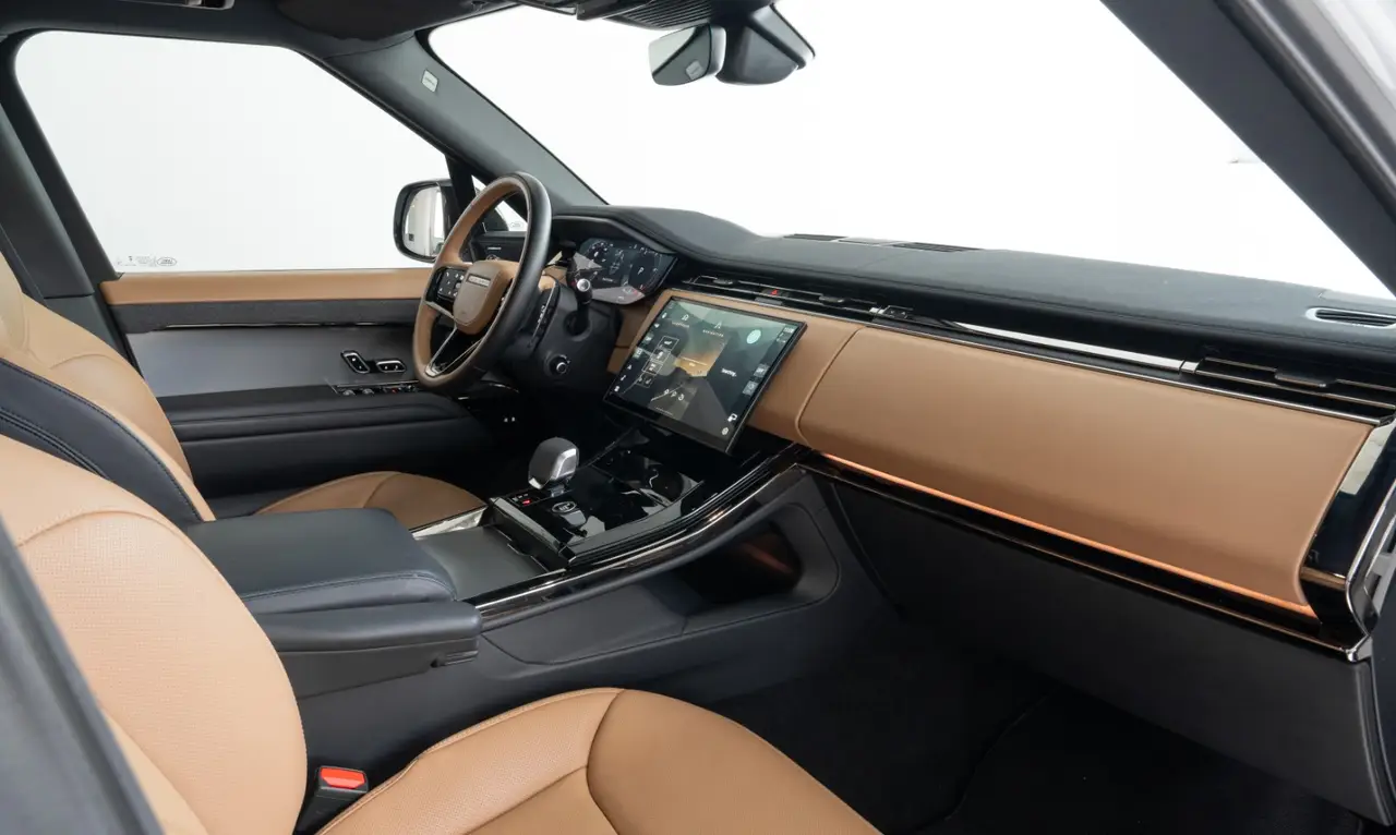 Land Rover Range Rover Sport 2025, Außenansicht — Munich Luxury Cars, München. Der Range Rover Sport 2025 verbindet die Sitzposition und Übersicht eines klassischen SUV…