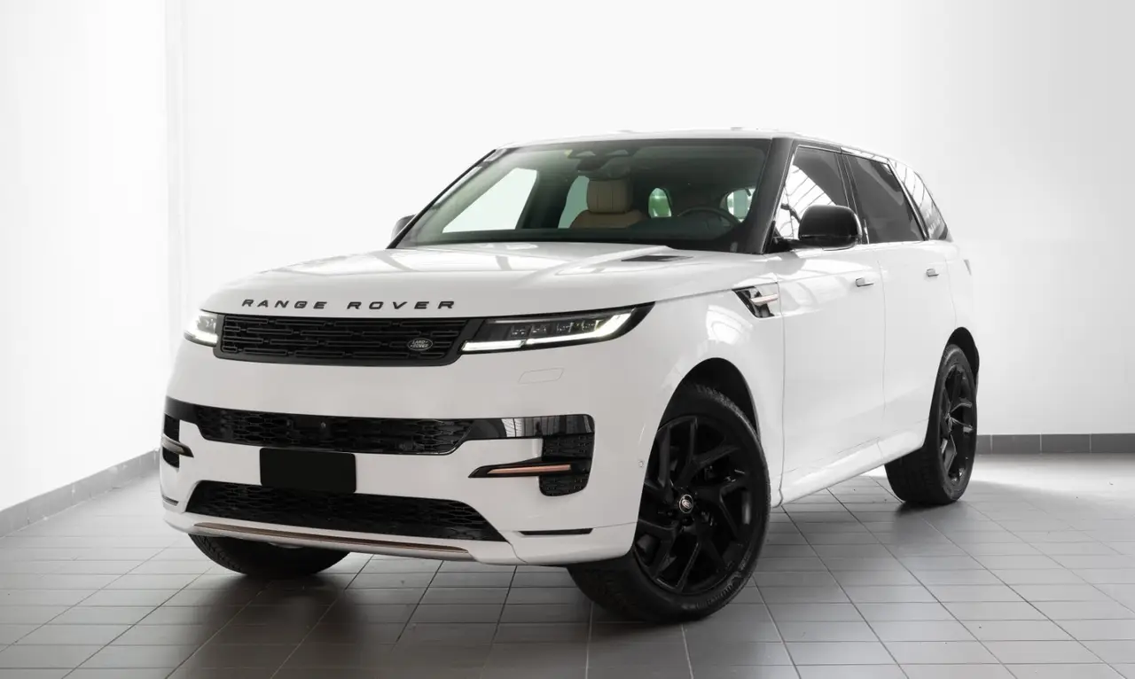 Land Rover Range Rover Sport 2025, Heckansicht — Munich Luxury Cars, München. Der Range Rover Sport 2025 verbindet die Sitzposition und Übersicht eines klassischen SUV…