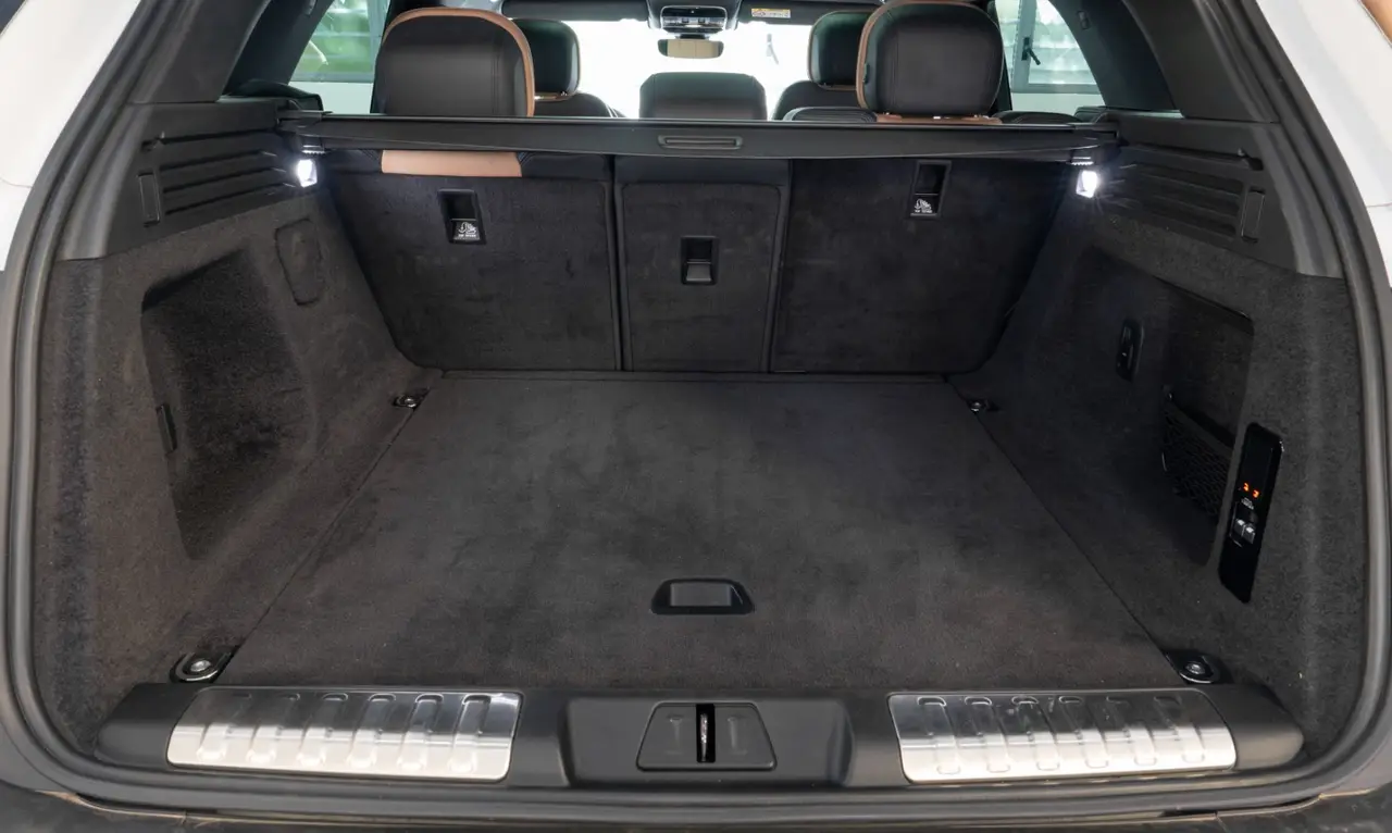 Land Rover Range Rover Sport 2025, Innenraum — Munich Luxury Cars, München. Der Range Rover Sport 2025 verbindet die Sitzposition und Übersicht eines klassischen SUV…