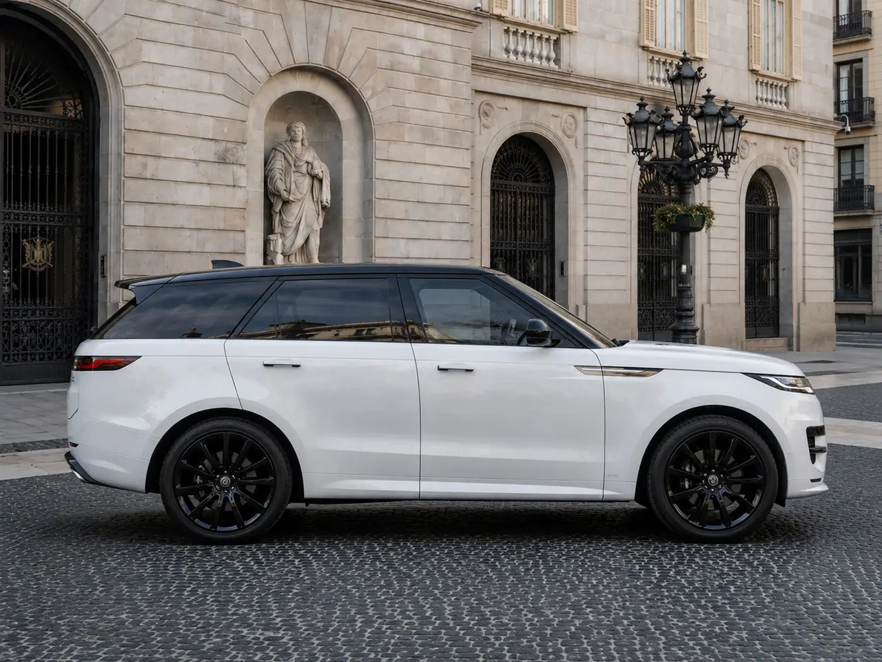 Land Rover Range Rover Sport 2025, Frontansicht — Munich Luxury Cars, München. Der Range Rover Sport 2025 verbindet die Sitzposition und Übersicht eines klassischen SUV…