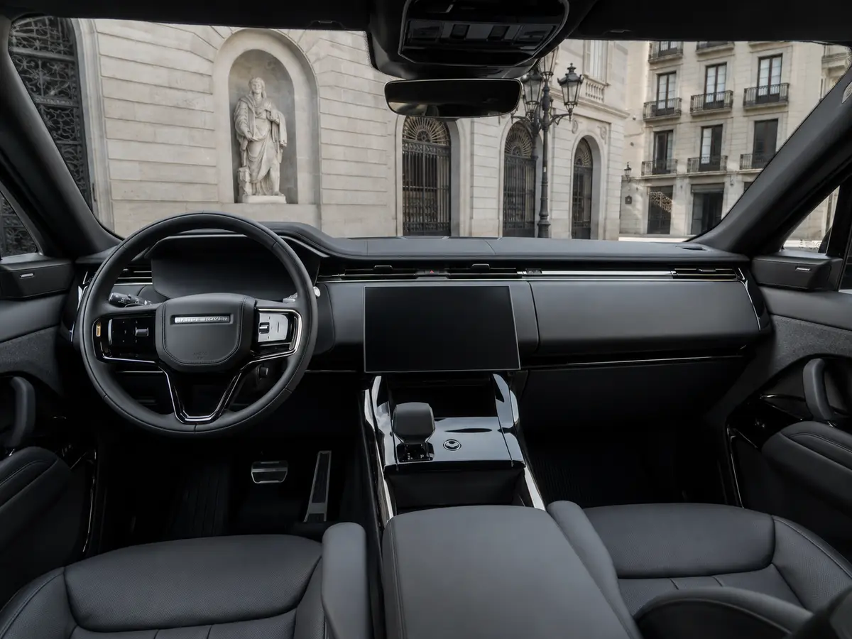 Land Rover Range Rover Sport Dynamic SE 2025, Innenraum — Munich Luxury Cars, München. Der Range Rover Sport Dynamic SE (Modelljahr 2025) verbindet die Präsenz eines großen…