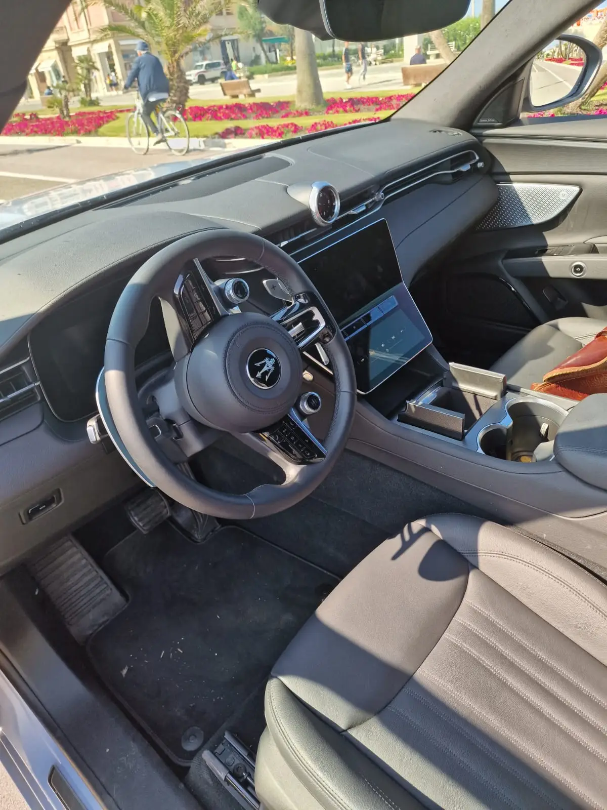 Maserati Grecale GT 2025, Frontansicht — Munich Luxury Cars, München. Der Maserati Grecale GT verbindet die Linienführung eines italienischen Sportwagens mit…