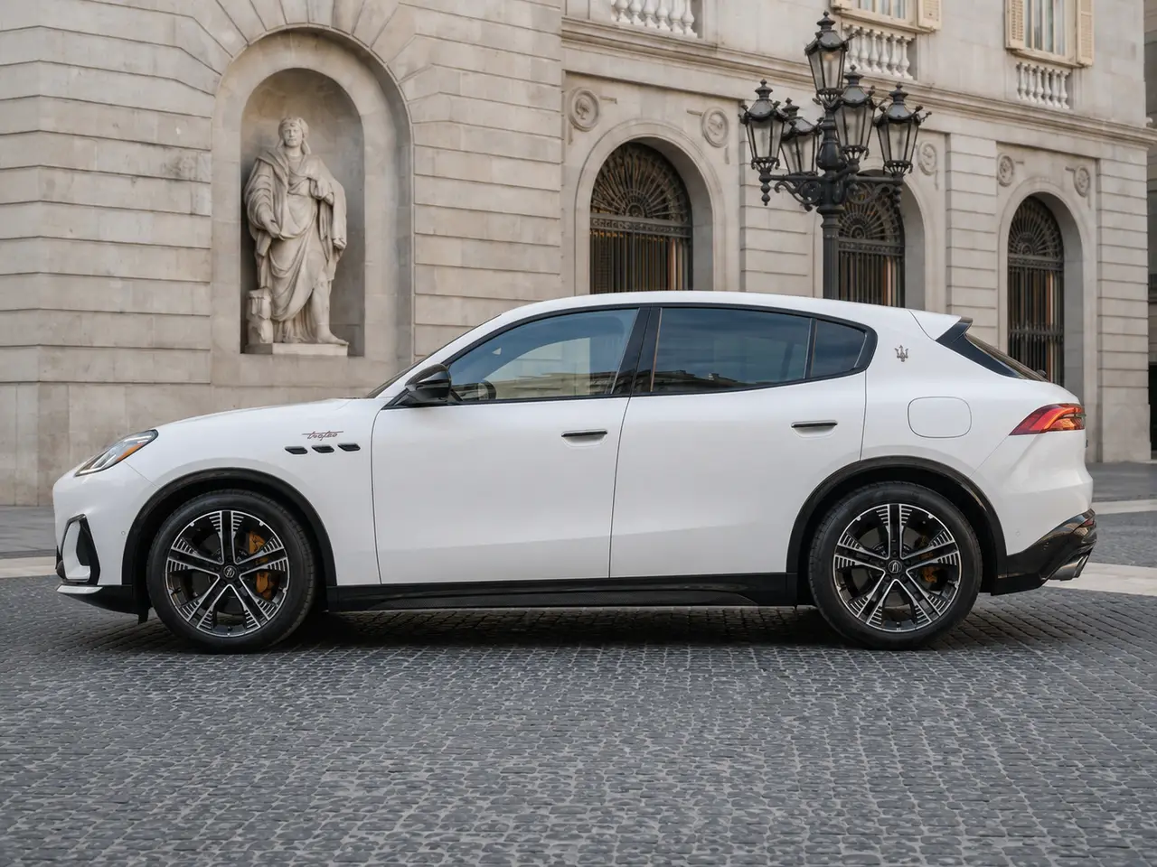 Maserati Grecale GT 2025, Außenansicht — Munich Luxury Cars, München. Der Maserati Grecale GT verbindet die Linienführung eines italienischen Sportwagens mit…