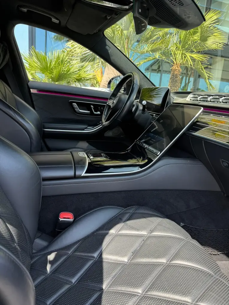 Maybach S580 2023, внешний вид — Munich Luxury Cars, Мюнхен. Maybach S580 — машина для тех, кто воспринимает автомобиль как продолжение переговорной…