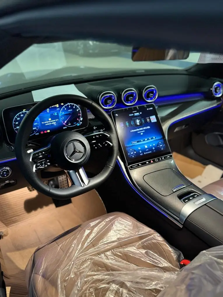 Mercedes Benz CLE 300 Cabriolet AMG Premium 2025, Frontansicht — Munich Luxury Cars, München. Das Mercedes-Benz CLE 300 Cabriolet AMG Premium aus 2025 verbindet die klassische…