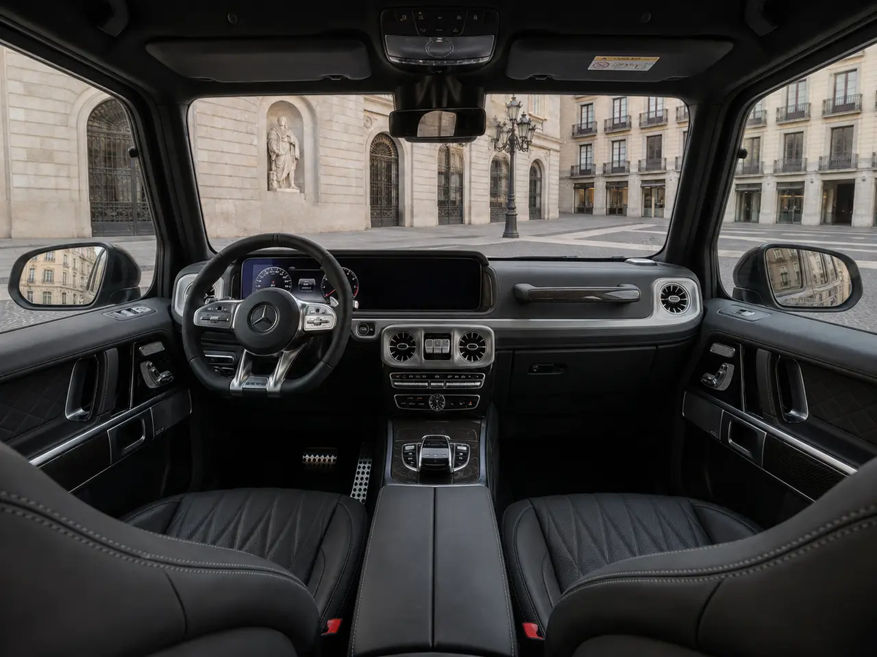 Mercedes Benz G63 2023, Heckansicht — Munich Luxury Cars, München. Der Mercedes-Benz G63 aus 2023 bringt mit seinen 585 PS und der kantigen,…