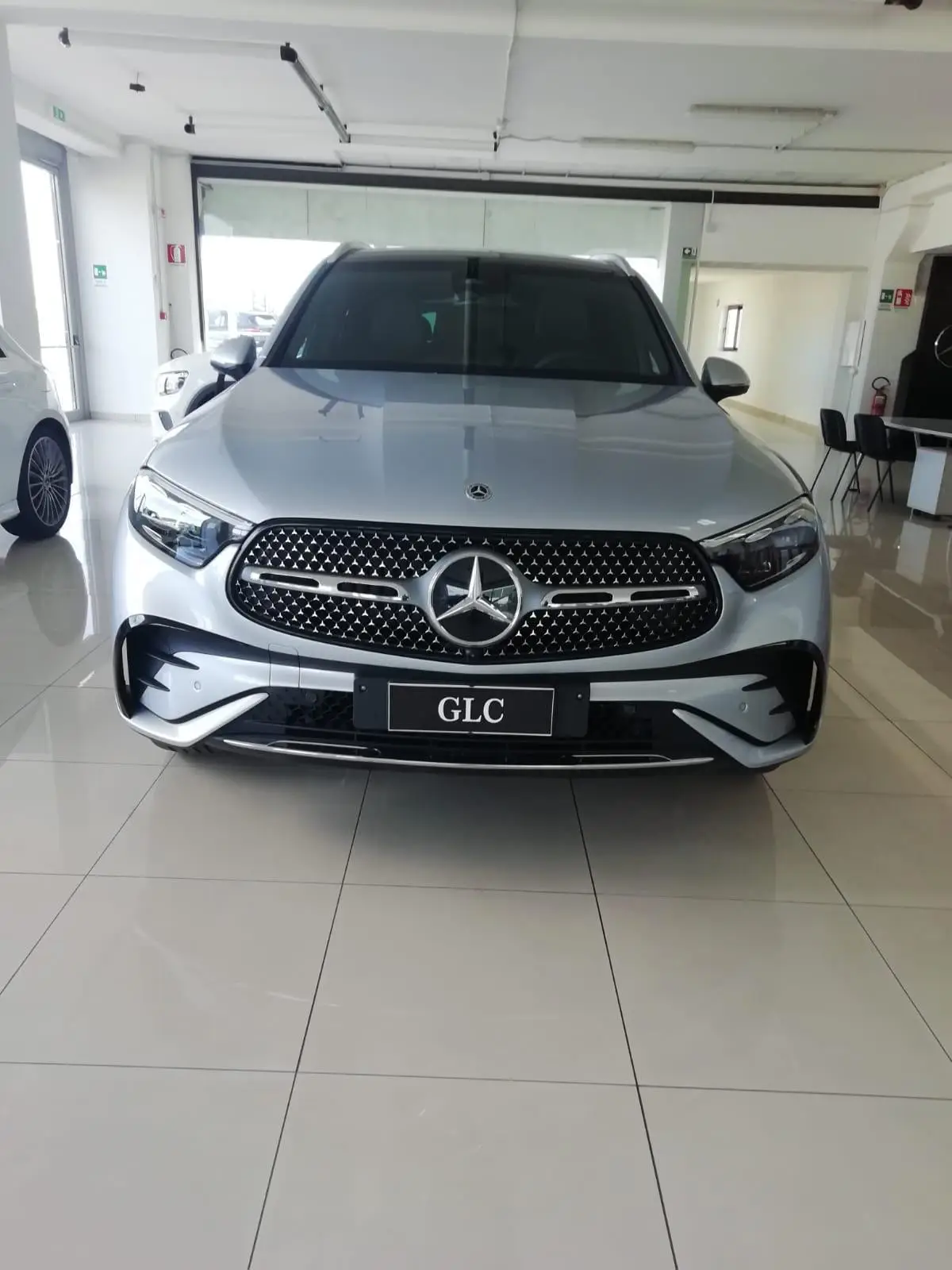 Mercedes Benz GLC 2025, Frontansicht — Munich Luxury Cars, München. Der Mercedes Benz GLC aus dem Modelljahr 2025 verbindet die Ausmaße eines klassischen…