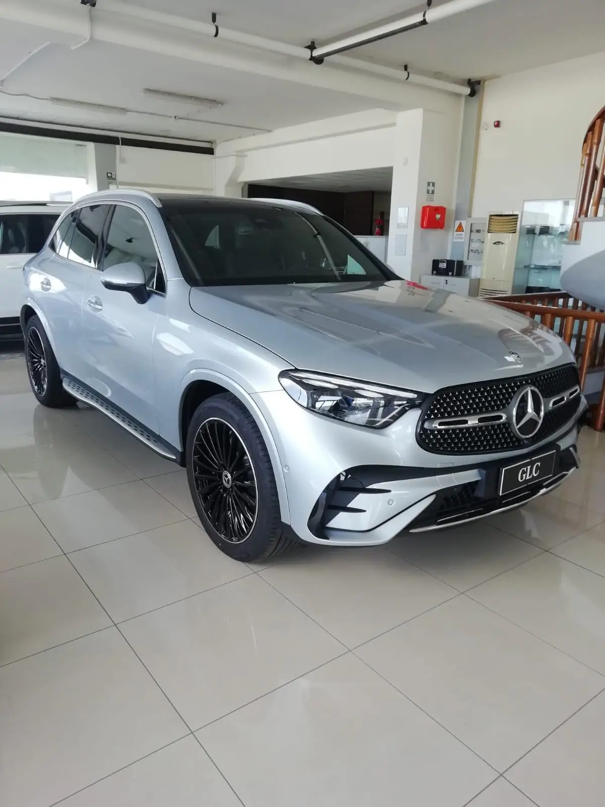 Mercedes Benz GLC 2025, Heckansicht — Munich Luxury Cars, München. Der Mercedes Benz GLC aus dem Modelljahr 2025 verbindet die Ausmaße eines klassischen…