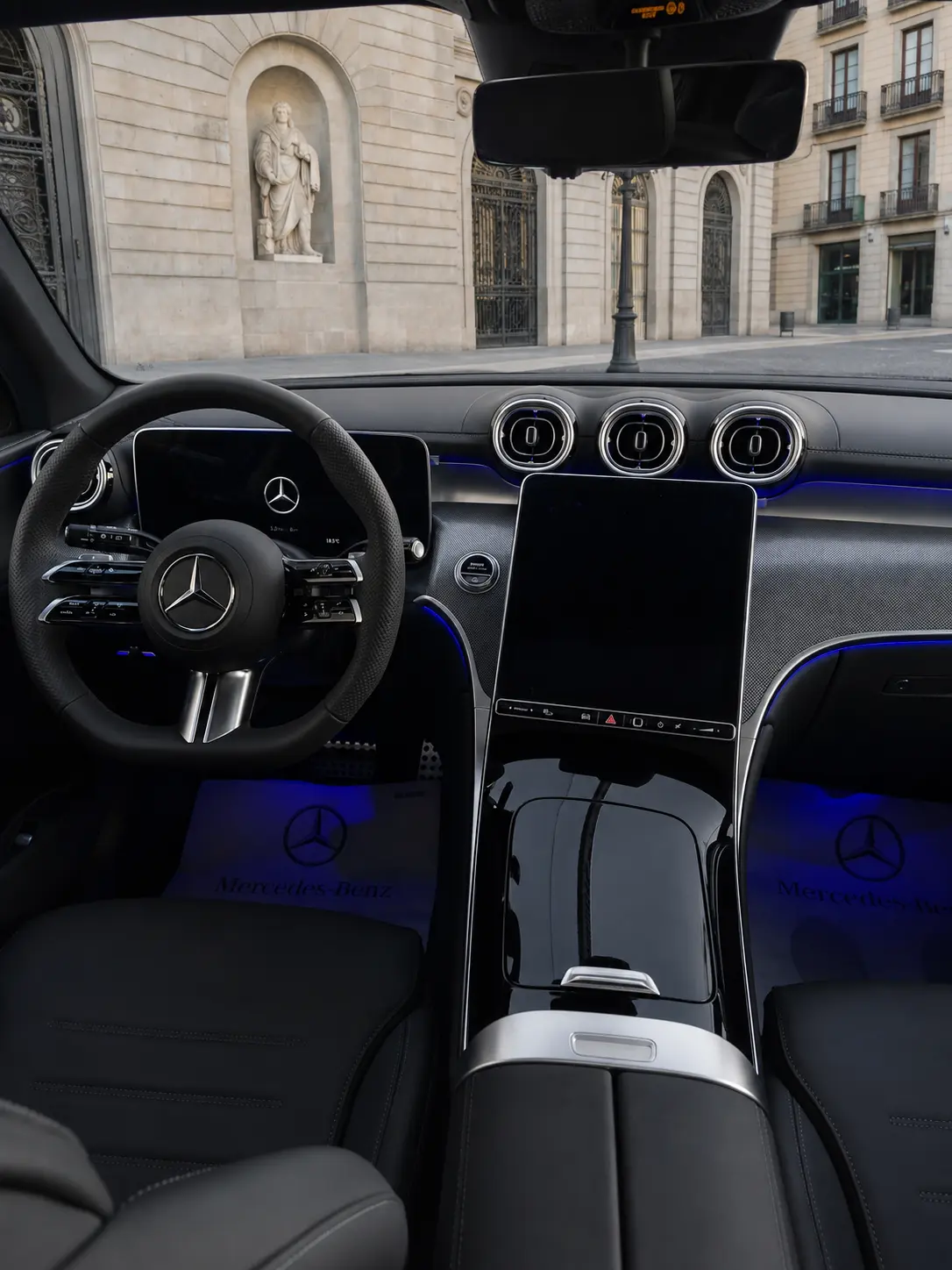 Mercedes Benz GLC 2025, Innenraum — Munich Luxury Cars, München. Der Mercedes Benz GLC aus dem Modelljahr 2025 verbindet die Ausmaße eines klassischen…