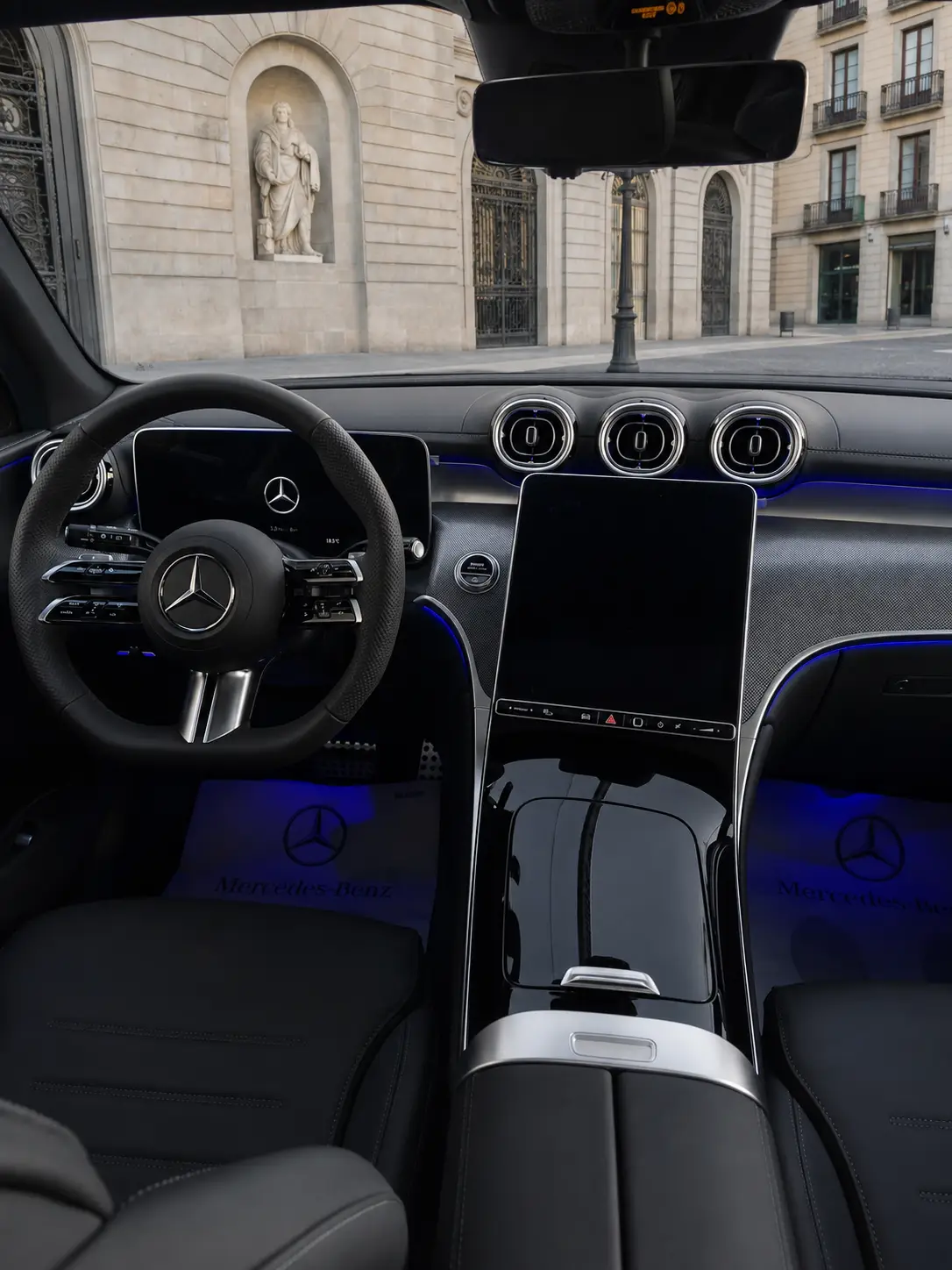 Mercedes Benz GLC 2025, Innenraum — Munich Luxury Cars, München. Der Mercedes Benz GLC aus dem Modelljahr 2025 verbindet die Ausmaße eines klassischen…