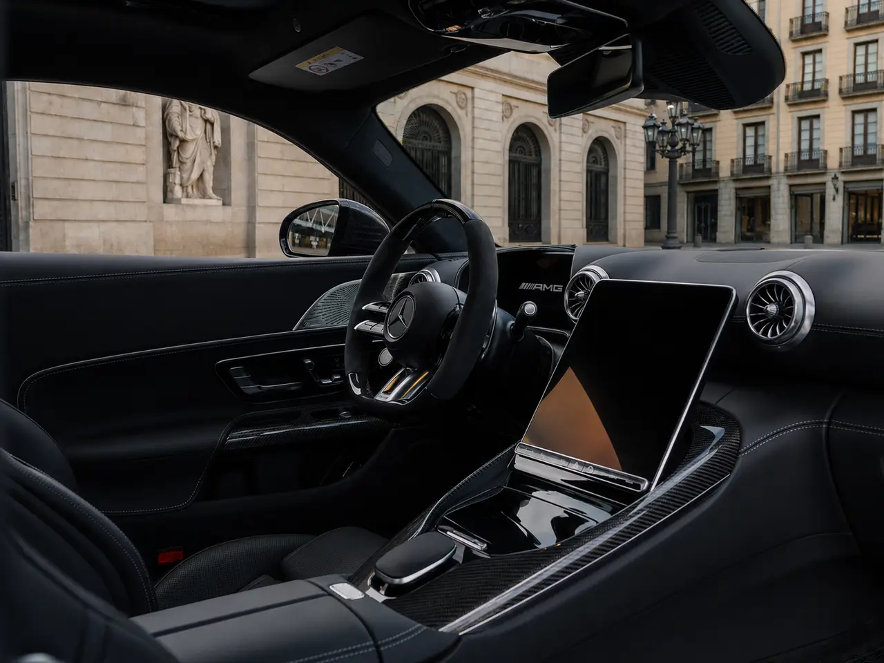Mercedes Benz GT63 AMG Coupe 2024, салон — Munich Luxury Cars, Мюнхен. Mercedes-Benz GT63 AMG Coupe 2024 года — двухместный спорткар с отдачей двигателя в 577…