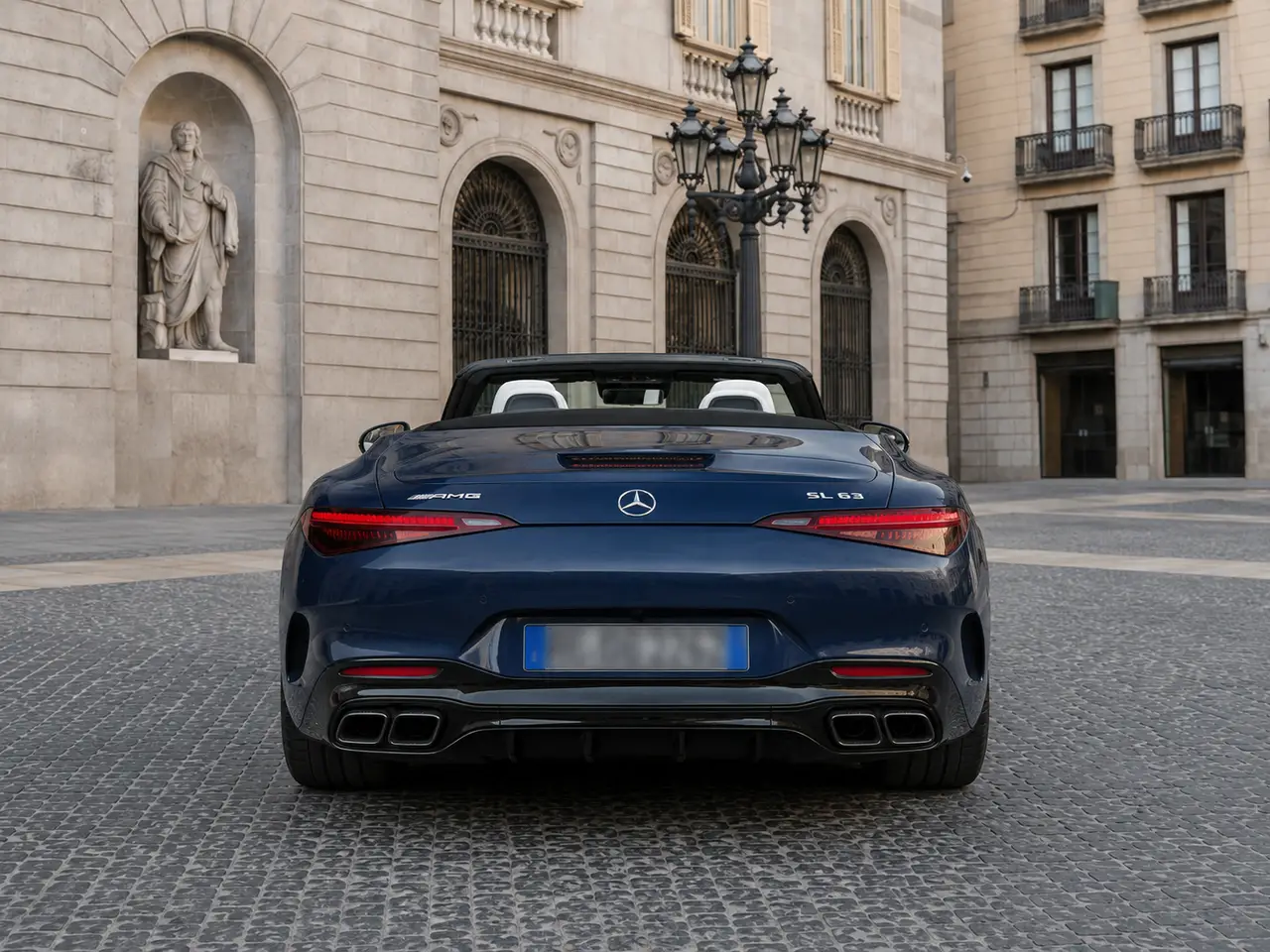 Mercedes Benz SL 63 AMG 2025, Heckansicht — Munich Luxury Cars, München. Der Mercedes-Benz SL 63 AMG, Baujahr 2025, verbindet die klassische Silhouette des SL mit…