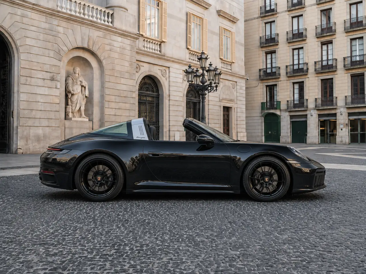 Porsche 911 Targa 2025, Frontansicht — Munich Luxury Cars, München. Der Porsche 911 Targa 2025 verbindet die charakteristische Silhouette mit dem markanten…