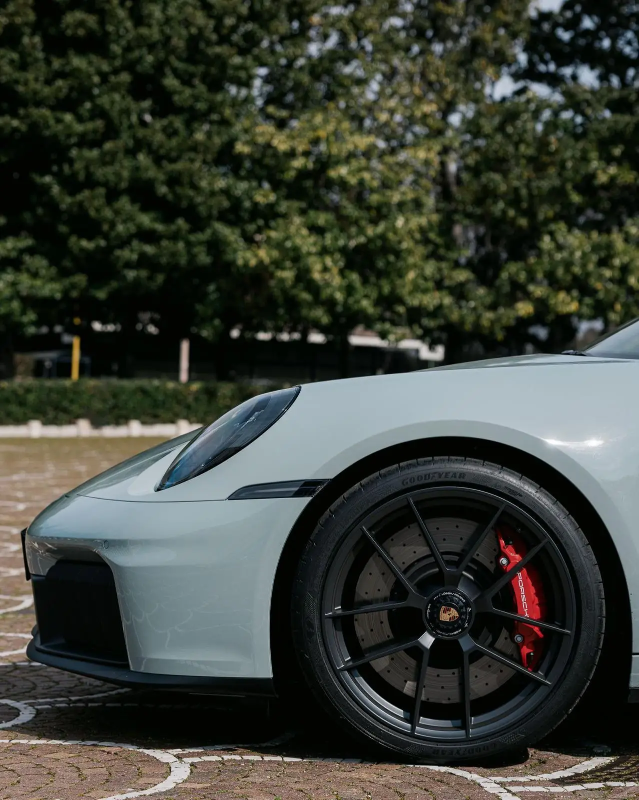 Porsche Carrera Spyder 992,2 GTS 2025, Armaturenbrett — Munich Luxury Cars, München. Der Porsche Carrera Spyder 992,2 GTS verbindet die Offenheit eines Cabrios mit der…