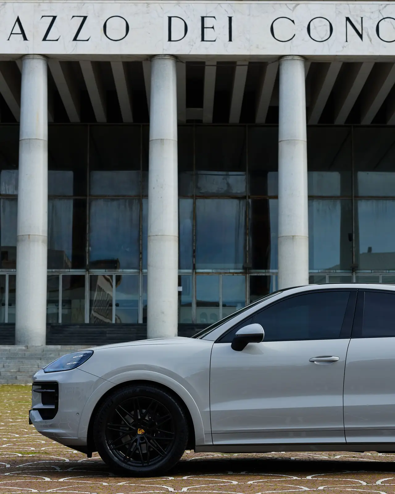 Porsche Cayenne 2025, Außenansicht — Munich Luxury Cars, München. Der Porsche Cayenne verbindet die Fahrpräzision der Sportwagenmarke mit dem Platzangebot…