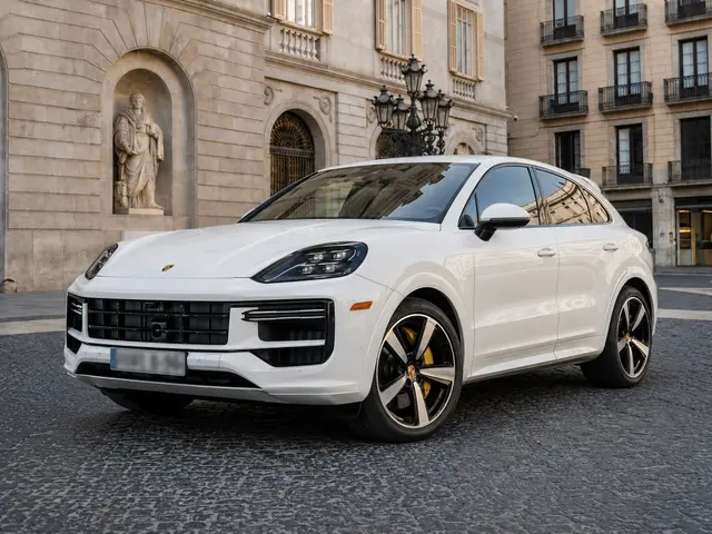 Porsche Cayenne Turbo E-Hybrid Coupé GT 2026 — Munich Luxury Cars, München