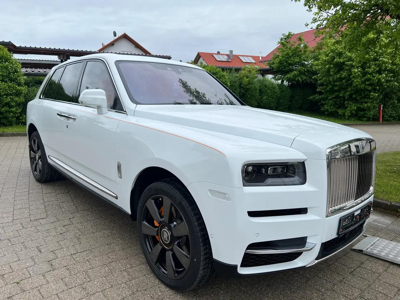 Rolls-Royce Cullinan 2022, Innenraum — Munich Luxury Cars, München. Der Rolls-Royce Cullinan aus dem Modelljahr 2022 verbindet die Statur eines SUV mit dem…