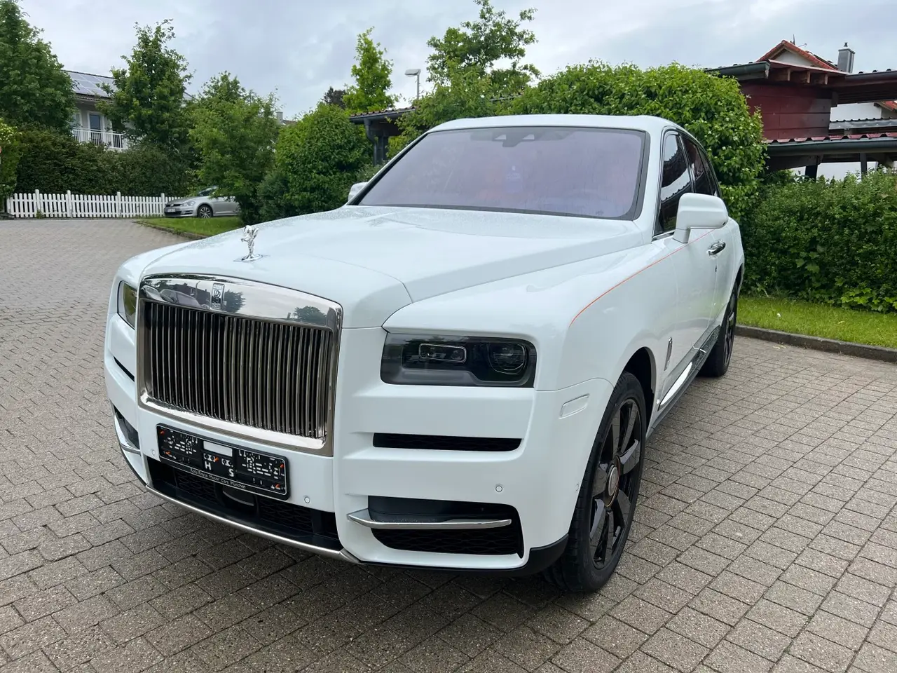 Rolls-Royce Cullinan 2022, Armaturenbrett — Munich Luxury Cars, München. Der Rolls-Royce Cullinan aus dem Modelljahr 2022 verbindet die Statur eines SUV mit dem…