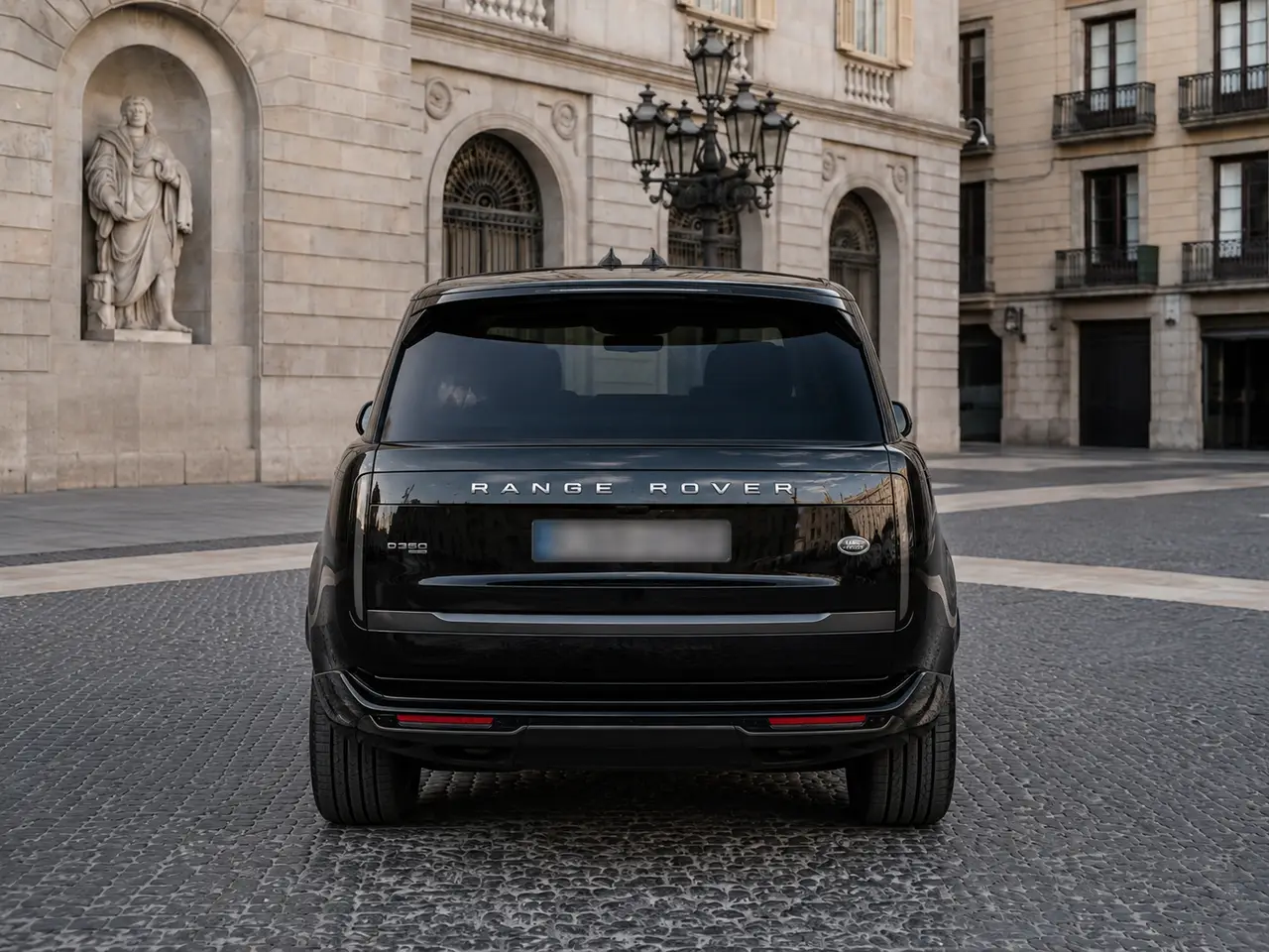 Rover Range Rover Autobiography D350 7s 2025, Heckansicht — Munich Luxury Cars, München. Der Range Rover Autobiography D350 7s verkörpert die ruhige Souveränität, für die die…